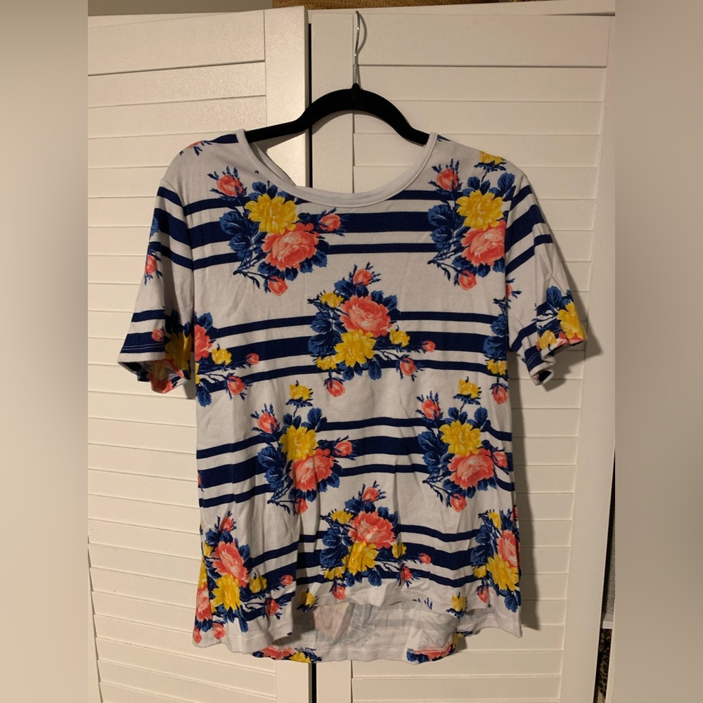 Lot of 2 Plus Size White Stag Printed Short Sleeve Tops